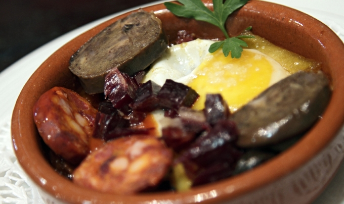 3 classic tapas from Seville - eggs a la flamenca