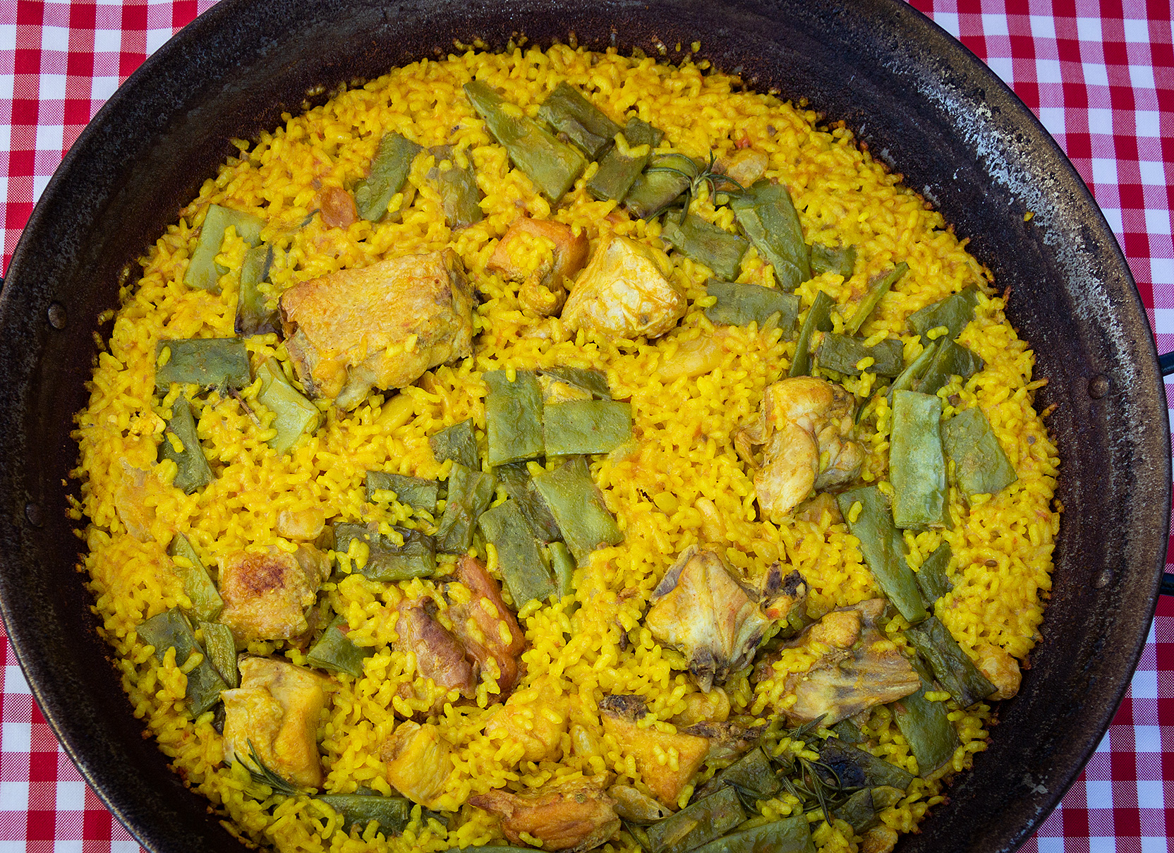 Valenciansk paella med kylling og kanin