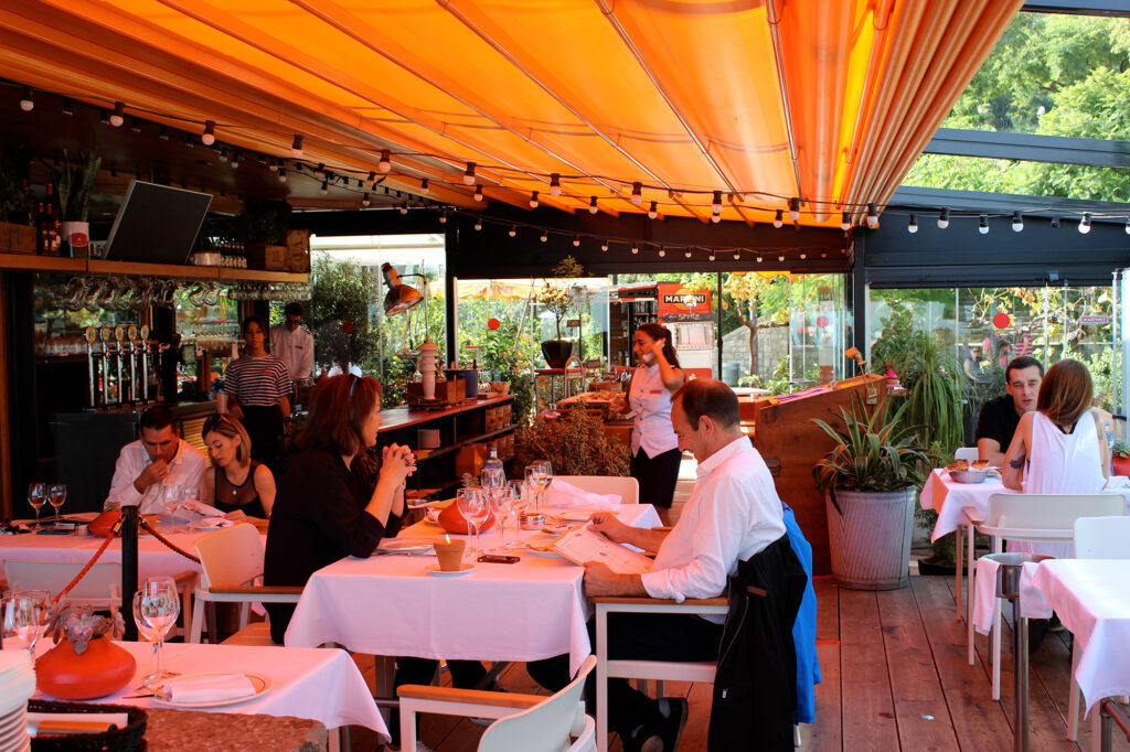 8 gode restauranter i Barcelona: Vil du spise god paella i Barcelona, så besøg Restaurant Martinez på toppen af bjerget Montjuïc.