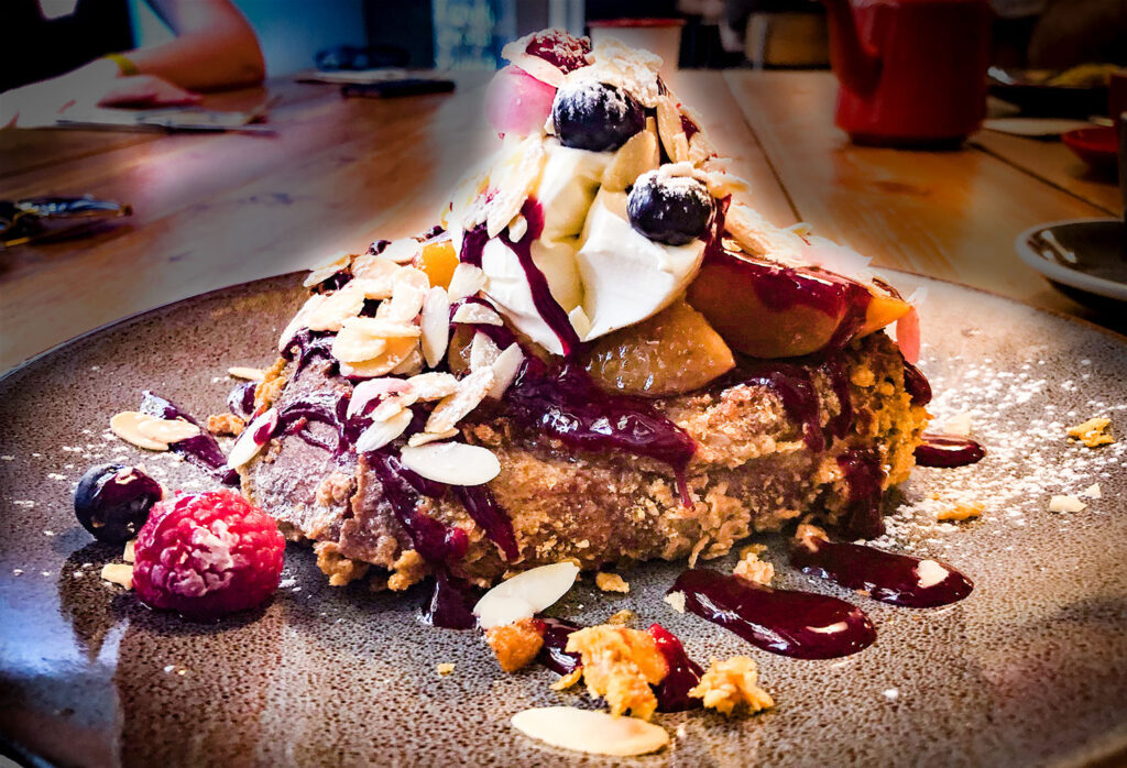 Den mest populære french toast i Barcelona får du på brunchcafeen Caravelle.