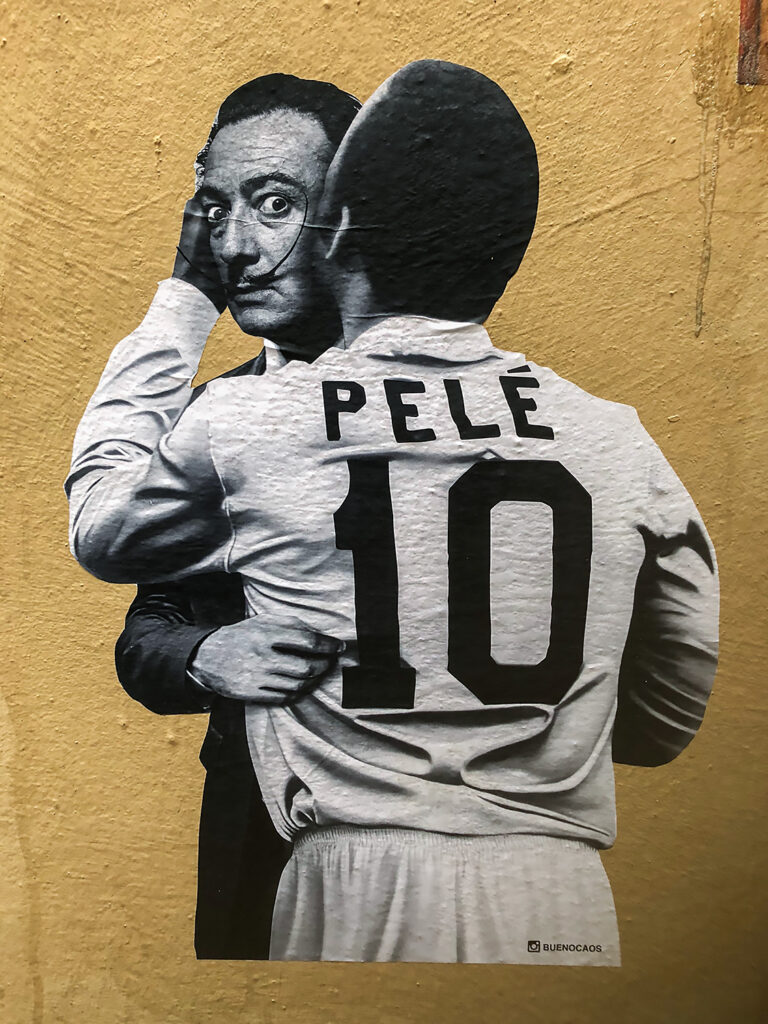 Vive una experiencia diferente en Barcelona con una visita guiada por el arte callejero.