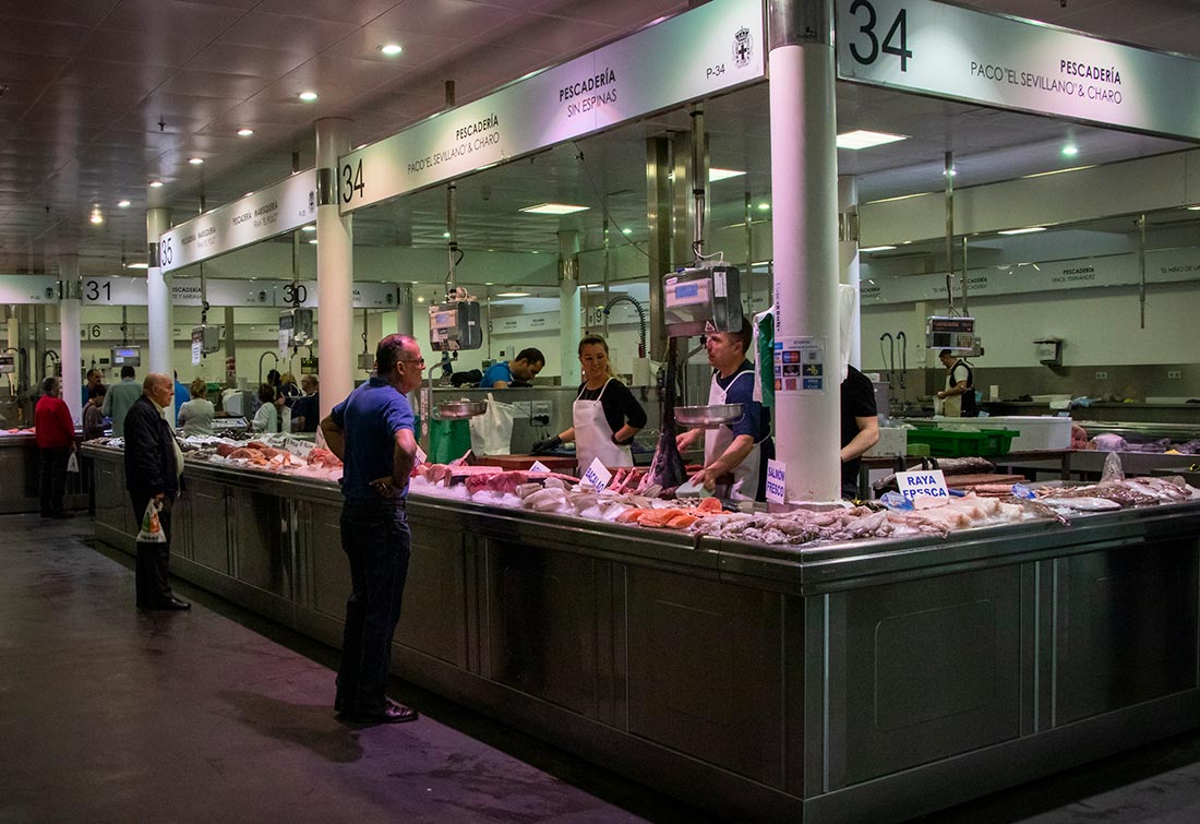 El mercado de abastos de Almería -Mercado Central-, donde puedes comprar el abundante pescado fresco de Almería.