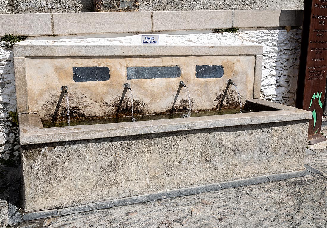 La antigua lavandería al aire libre de Bubión.