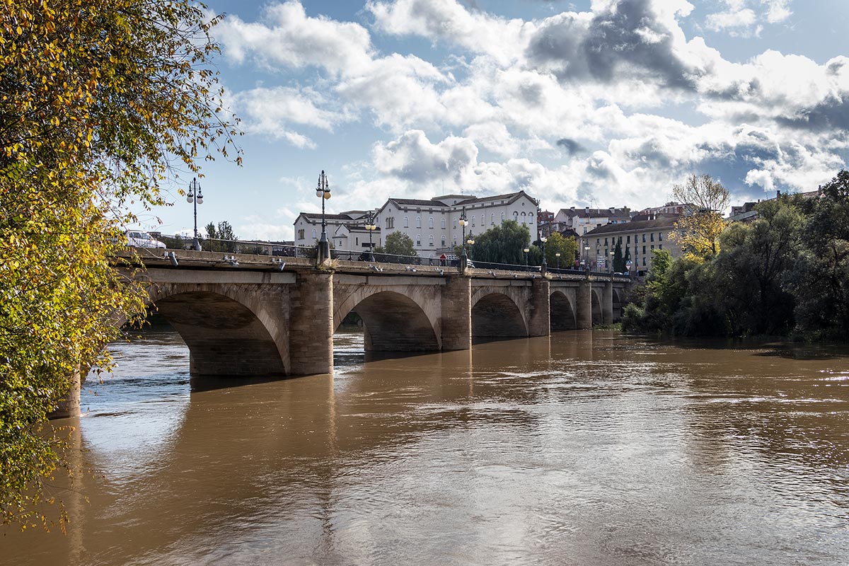The Puente de Piedra in Logroño, La Rioja, is the pilgrims' entrance to the city.