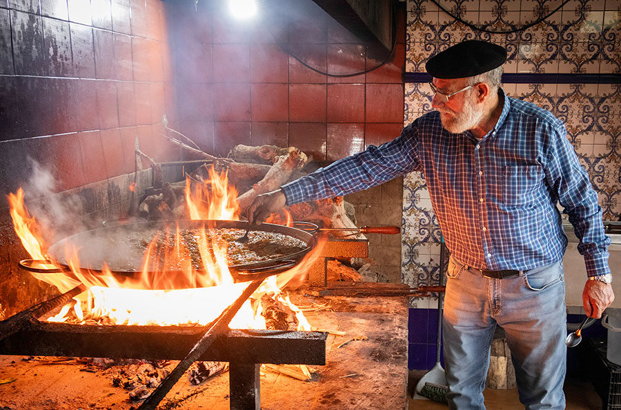 Hos Barraca Toni Montoliu i Valencia kan man spise paella og lære om landbrug