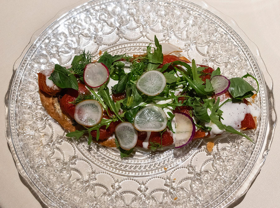 Spis grøn, lokal mad på restauranten Habitual i Valencia.