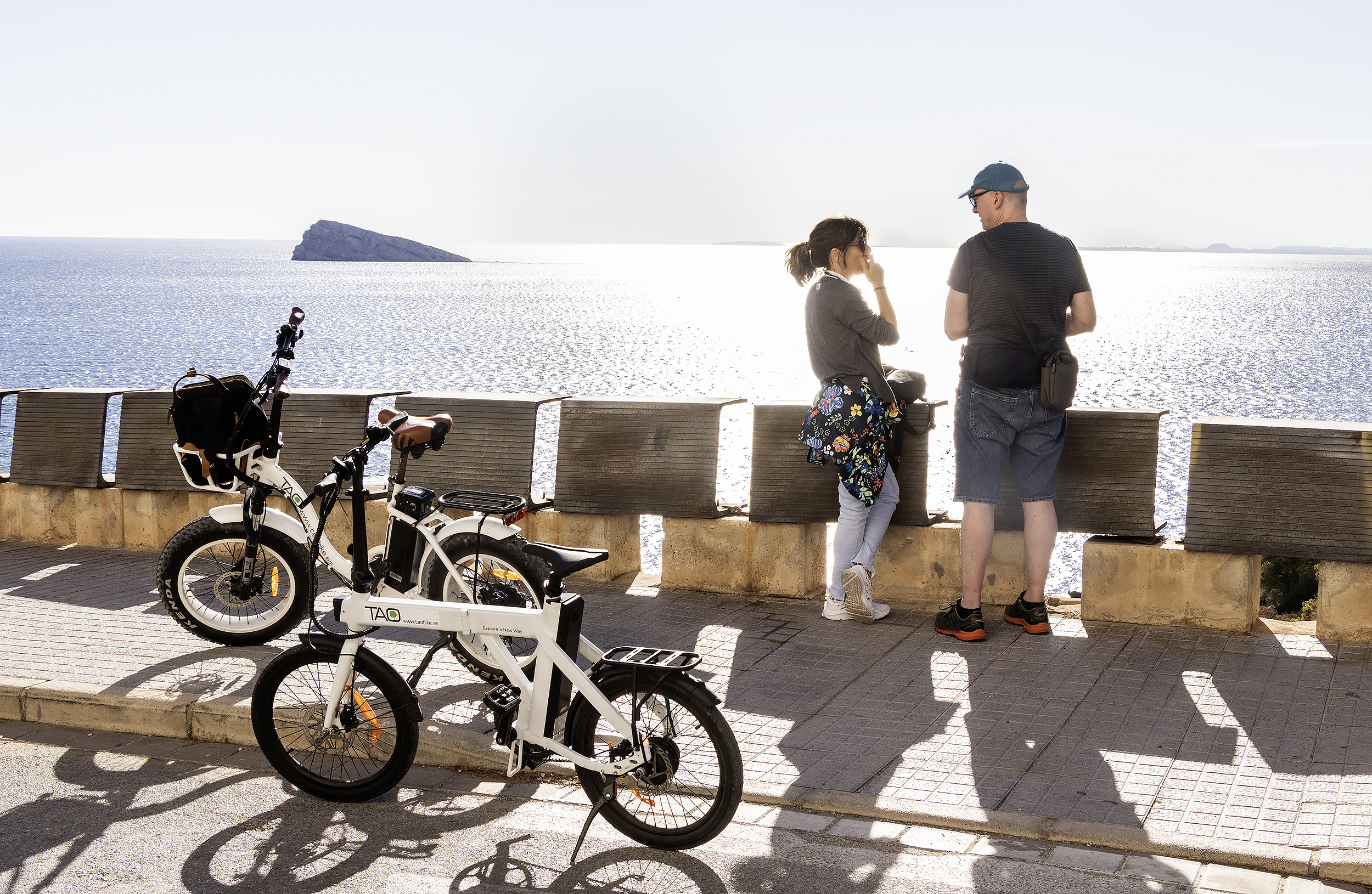 På el-cykel er det nemt at bestige Sierra Helada i Benidorm