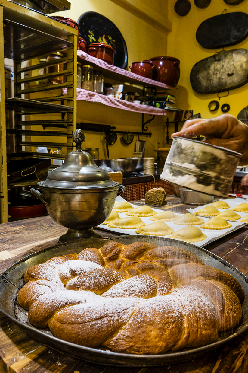 Ensaimada er en lokal kage, der er et must at smage i Palma de Mallorca.