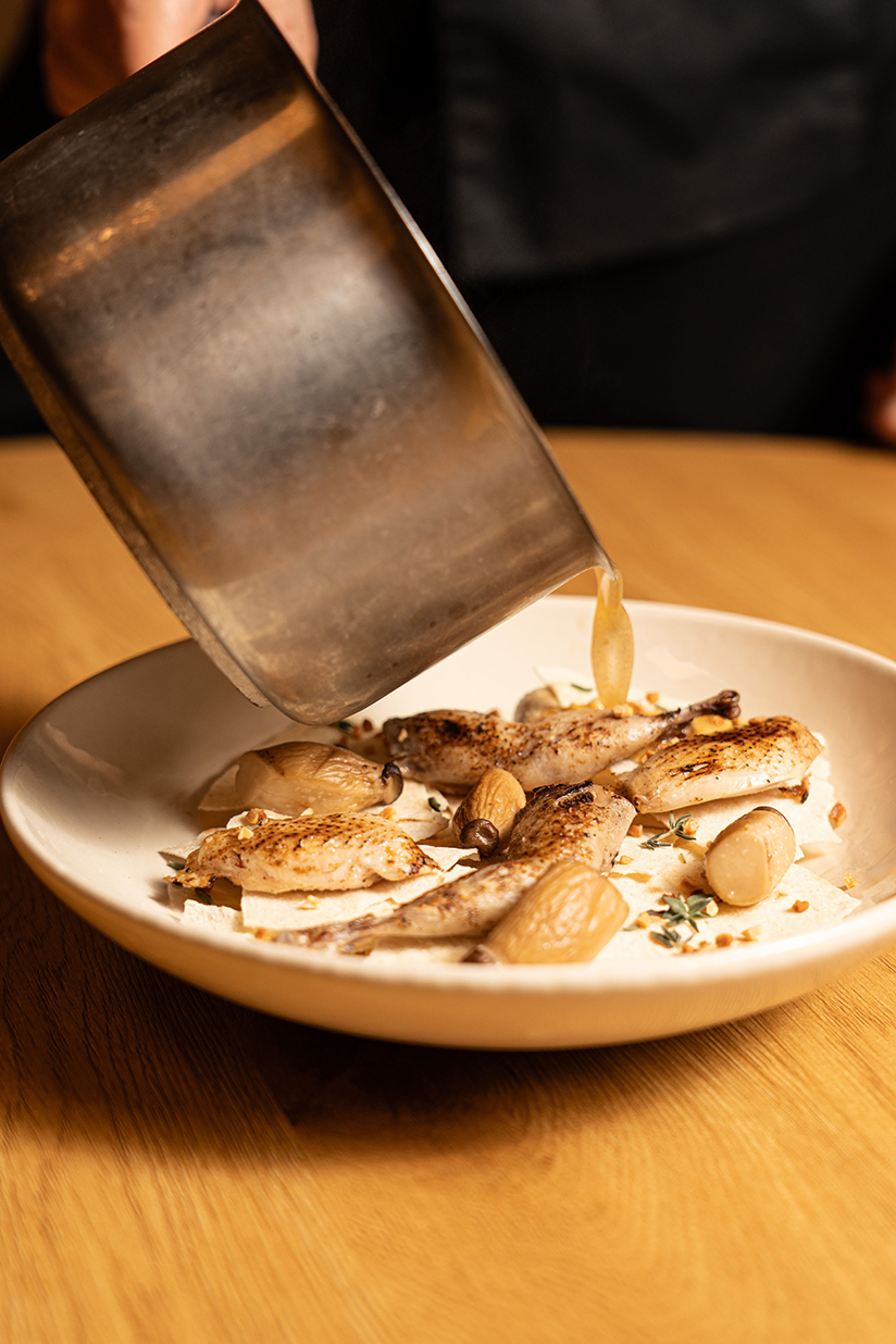 Haz tu propia interpretación del gazpacho manchego en el restaurante Cocleque. 