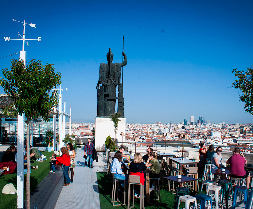 Enjoy drinks with views of the Madrid skyline at Azotea Circulo