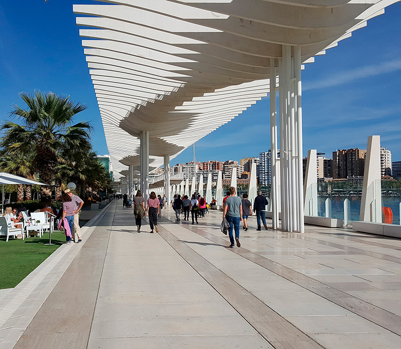 Paseo marítimo del puerto de Málaga.