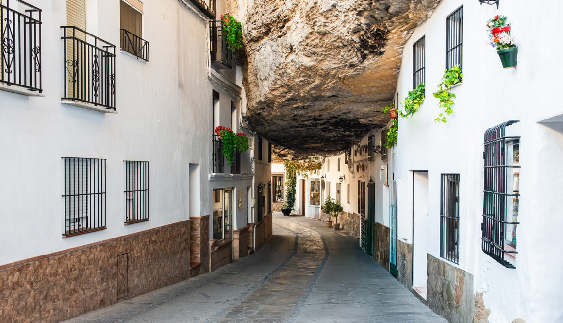 Setenil de las Bodegas: Hvid landsby indbygget i klipper