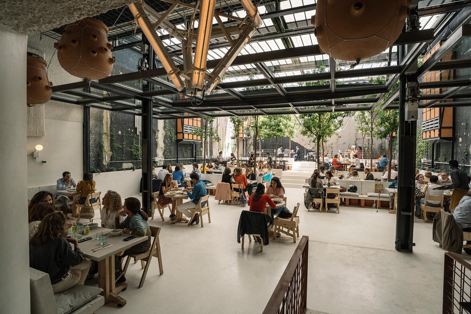 MO de Movimiento: På fremtidens restaurant i Madrid er alt fra design til mad bæredygtigt